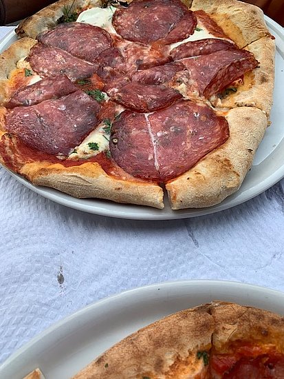 Pizza mit toskanischer Fenchel-Salami