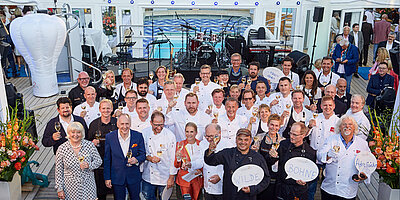 EUROPAs Beste 2019 - das Gourmet-Festival in Hamburg: Line Up der Teilnehmer auf der Bühne.
