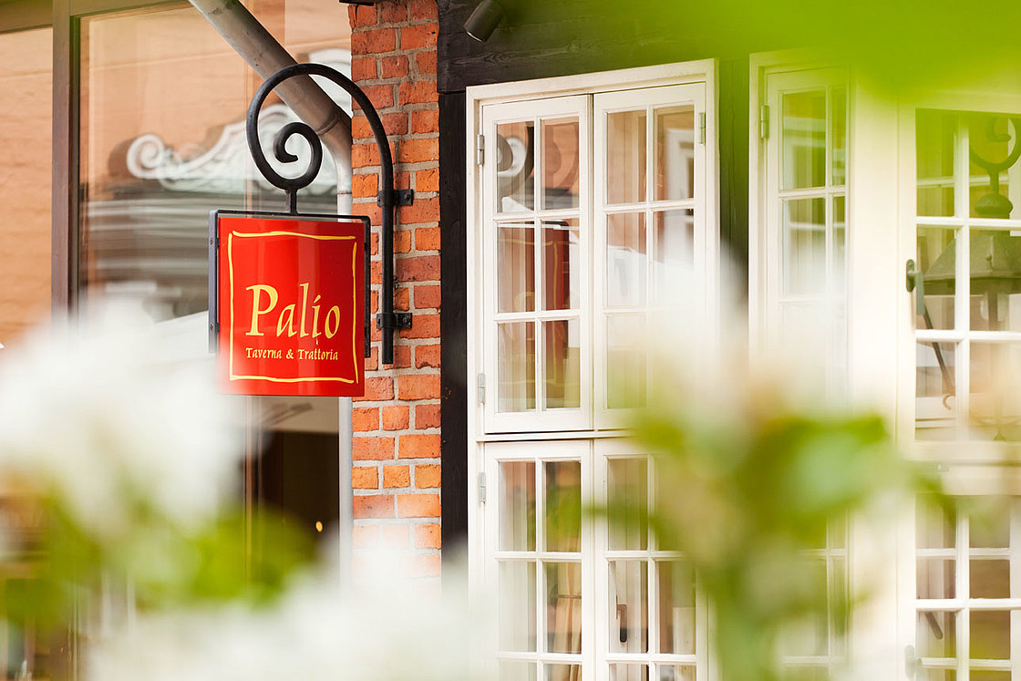 Althoff Hotel Fürstenhof Celle Hochzeiten Restaurant Palio und Trattoria Taverna Food Speise Aussenansicht mit Terrasse