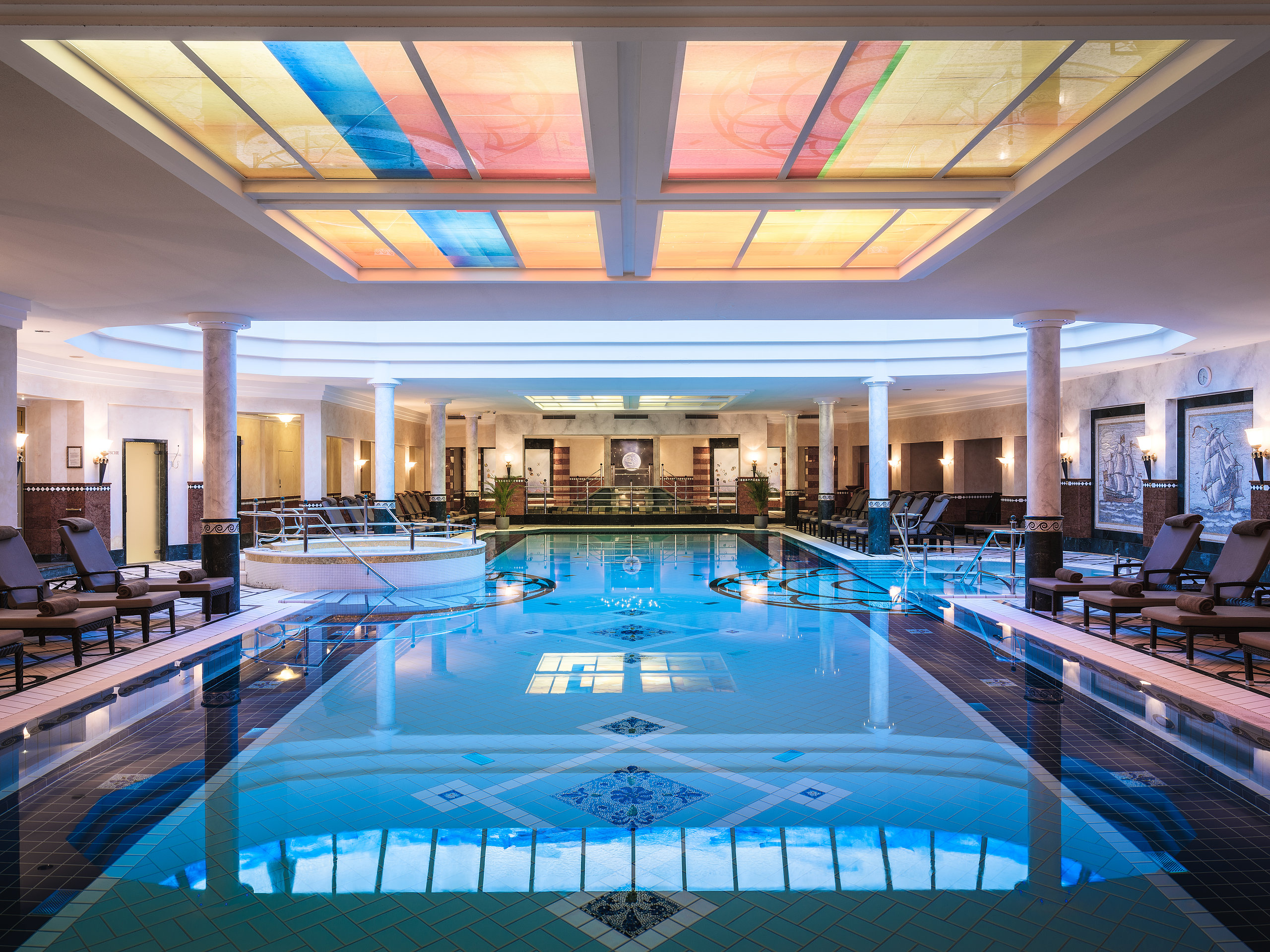 Althoff Seehotel Überfahrt 4 Elements Spa Indoor Pool am Tegernsee