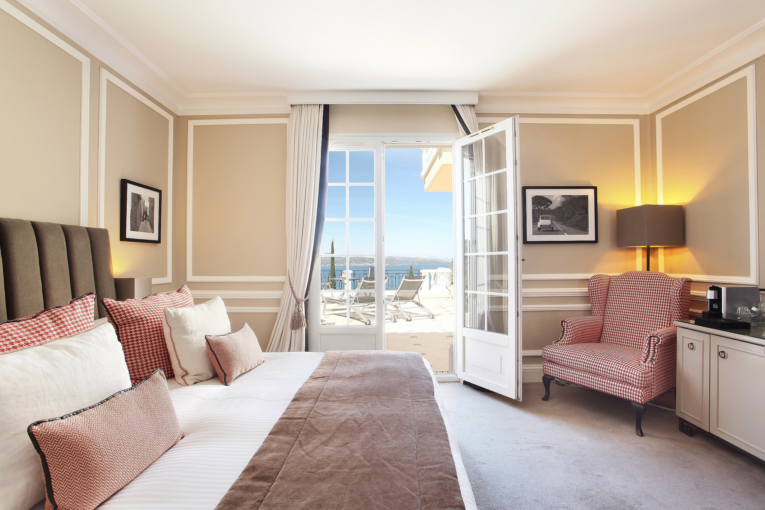 Althoff Villa Belrose in St. Tropez Prestige Zimmer mit Meerblick und Schlafzimmer mit Garten und Meerblick